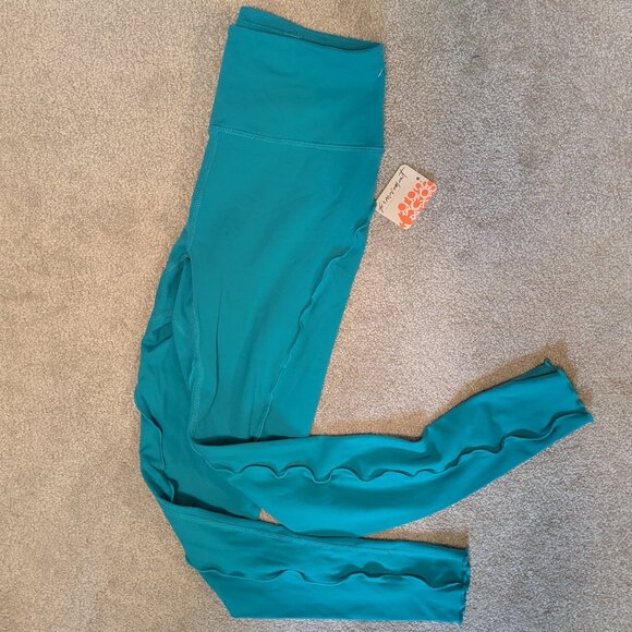 NWT Free People Hearts Aflutter Legging - Picture 7 of 9